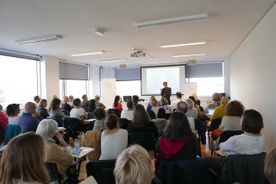 J. Zeig, Ph.D; Spezial-Seminar an der Sigmund Freud PrivatUniversität Wien, in Kooperation mit der Milton-Erickson Akademie Wien